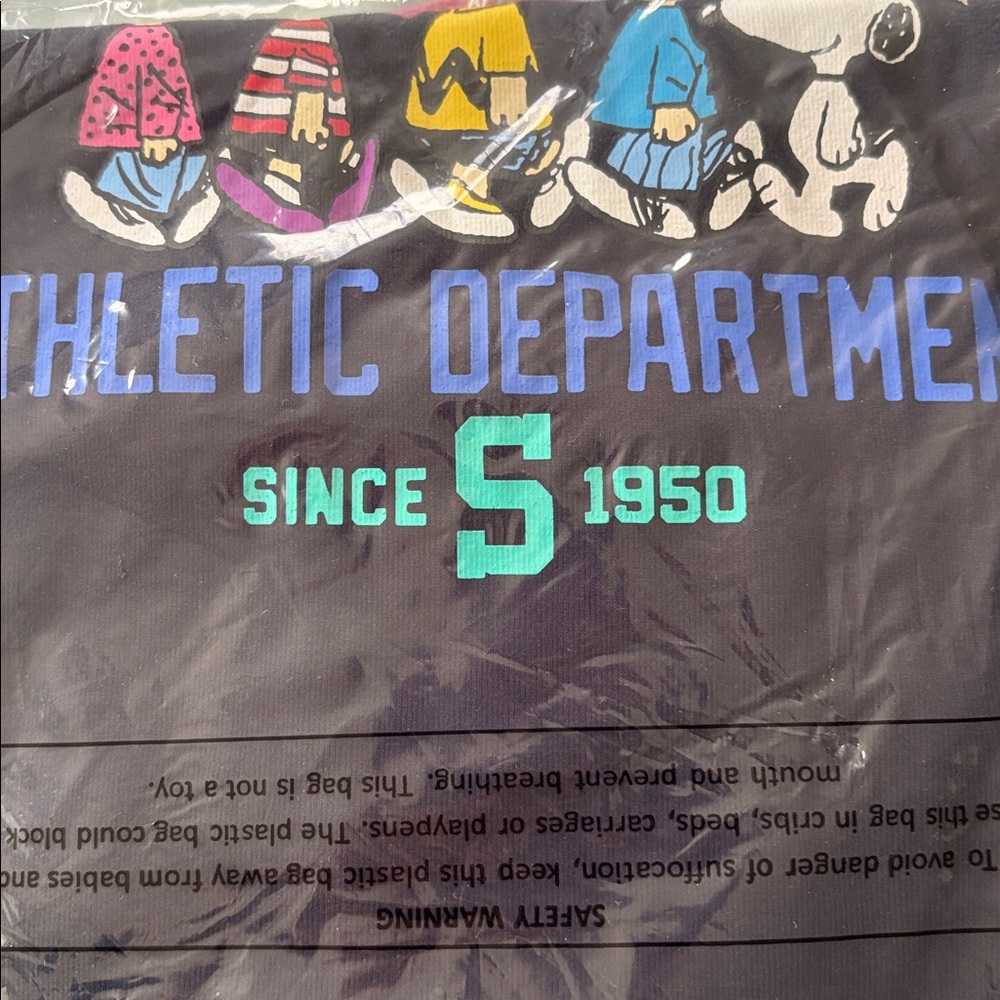 NWT Peanuts Graphic T-shirt - Picture 7 of 13